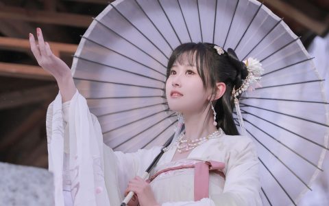 比翼古风 汉服 少女 冬天 雪景 – YiTuYu艺图语