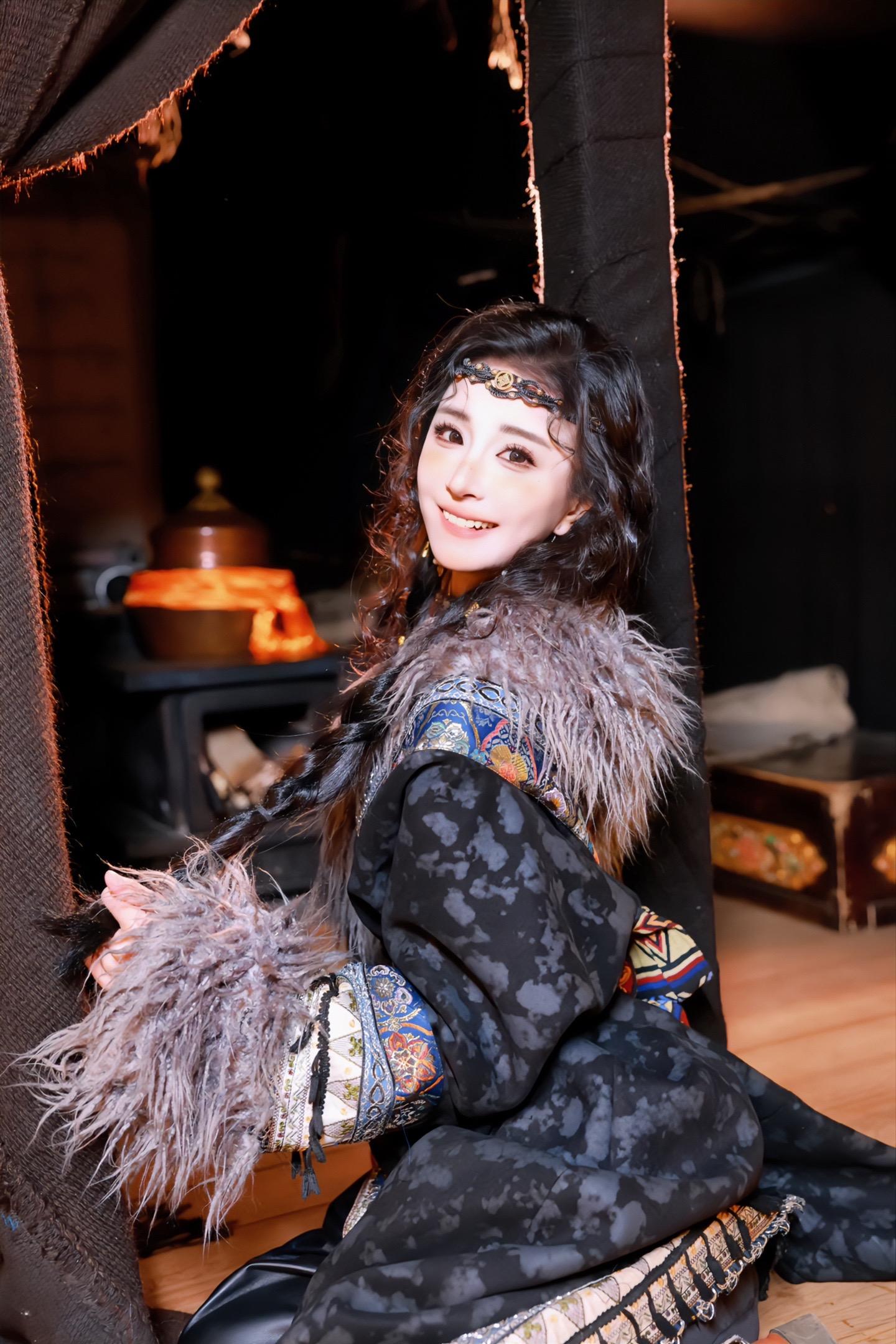 李嘉欣97的成长故事，网红女神的蜕变历程