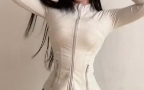 织梦痣铃有鱼17部经典作品,如何获取她的全部视频?