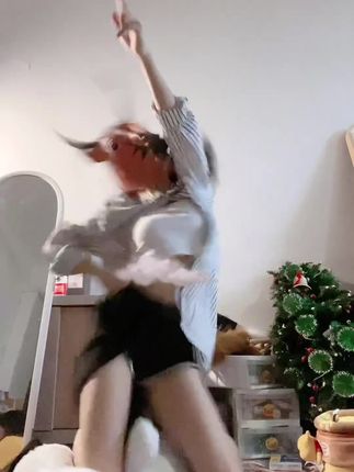 抖音VC嘉宾圈子爆红，她的嘉宾内容值不值？