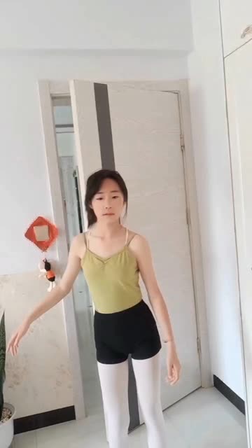 网易CC胡椒舞蹈微博，热门定制资源如何获取？