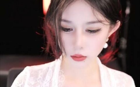 CC奶尤最新定制舞蹈合集,如何第一时间观看她的表演?