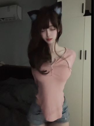 小马漫漫微密圈穿搭分享，她的时尚穿搭与个性展现