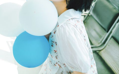 五月的风短发女生 清纯 少女 甜美 青春 – YiTuYu艺图语