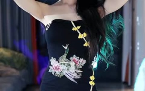 CC丸子超凶的舞蹈视频合集,如何找到她的经典热舞作品?